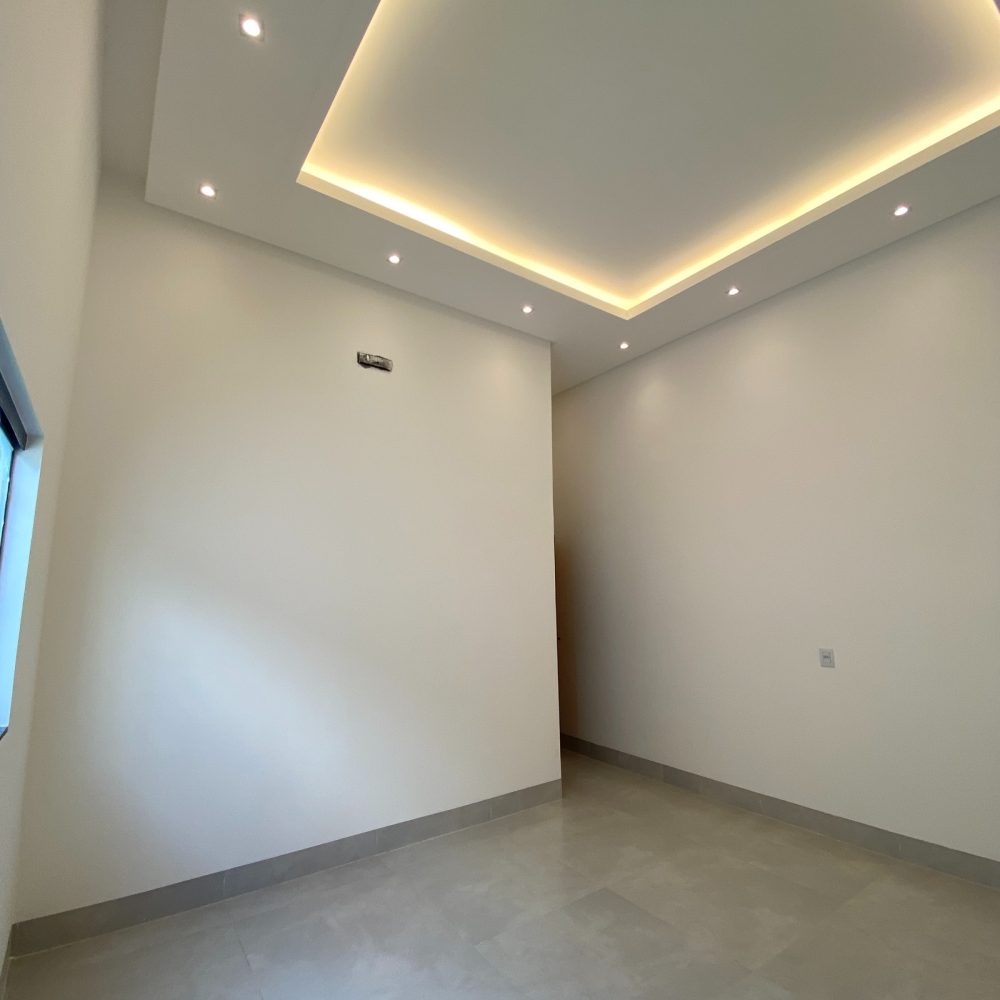 WhatsApp-Image-2025-05-06-at-12.58.50-9-8